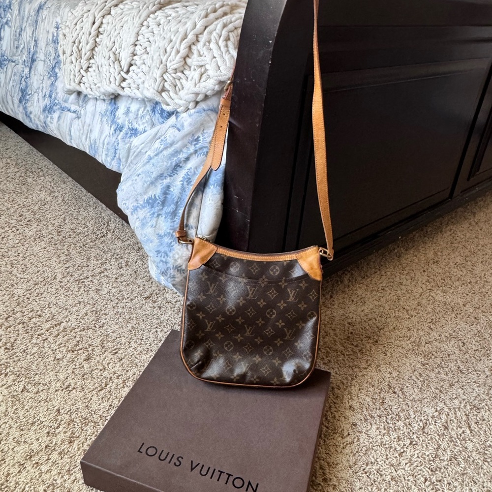 Louis Vuitton Monogram Canvas Odeon PM Shoulder Bag - Picture 4 of 6